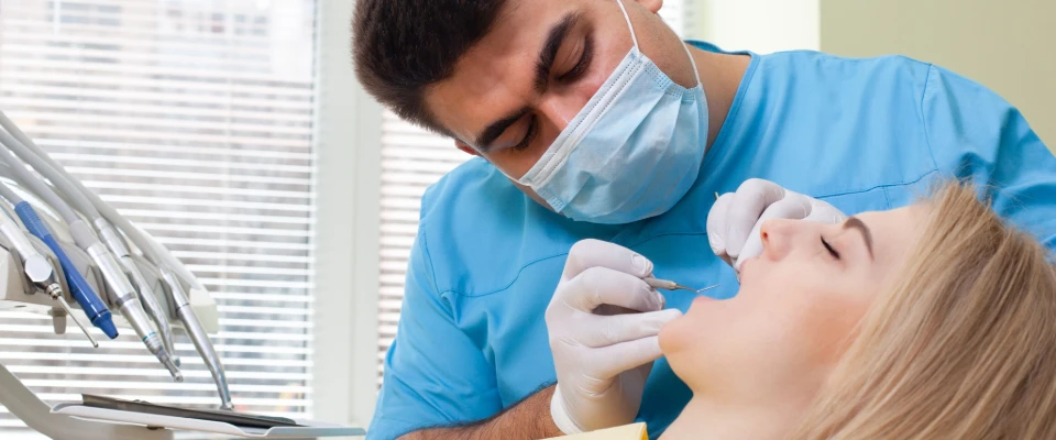 Nitrile gloves for dental procedures, ensuring hygiene and safety during patient care.