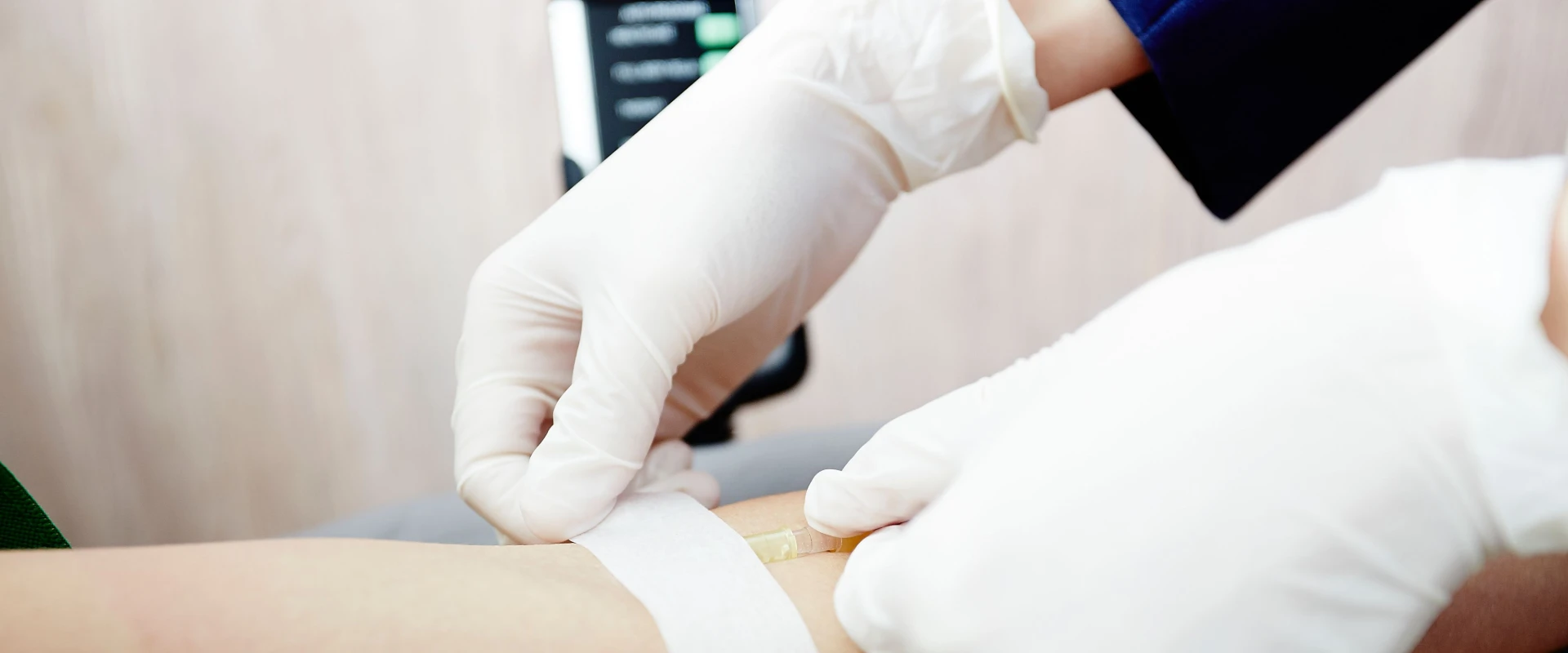 All You Should Know About the Sterility of Nitrile Gloves: Insights and Key Information