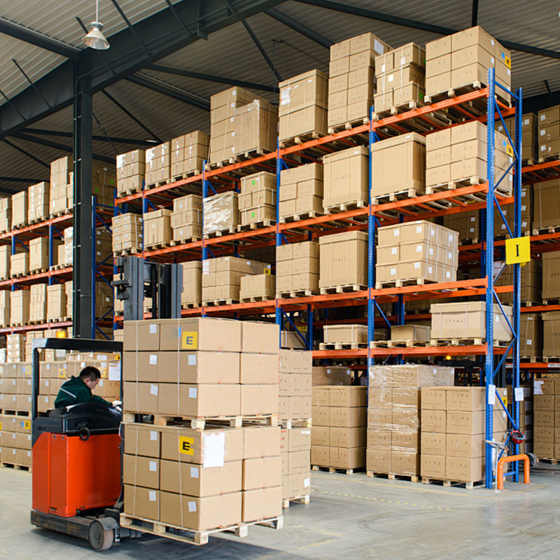 Industrial protection gloves used in warehousing and logistics operations for picking, packing, material handling, and inventory management tasks.