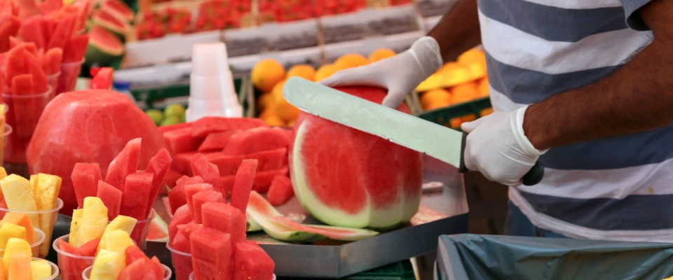 Understand which FDA approved food handling gloves meet real-world food service compliance needs.