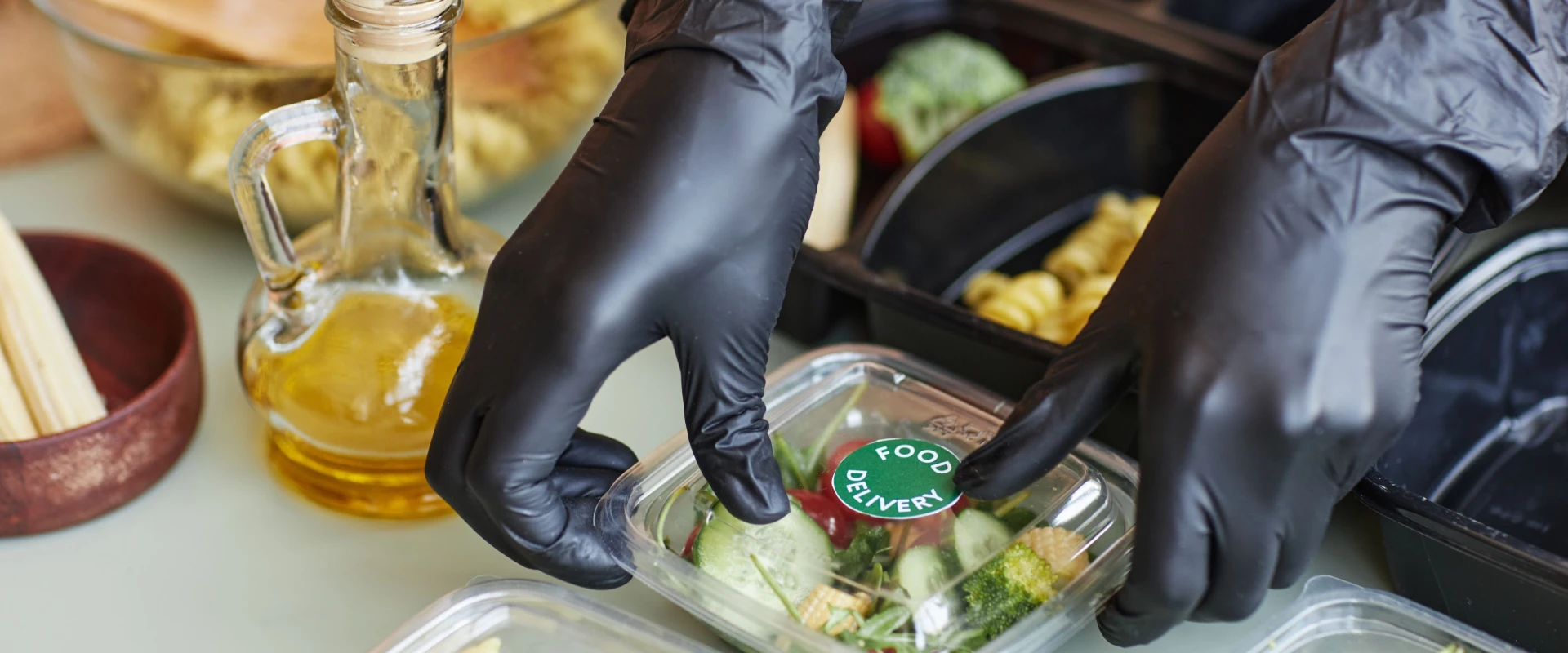 Synmax Pro vs Nitrile: Which Fits Your Tasks and Budget?